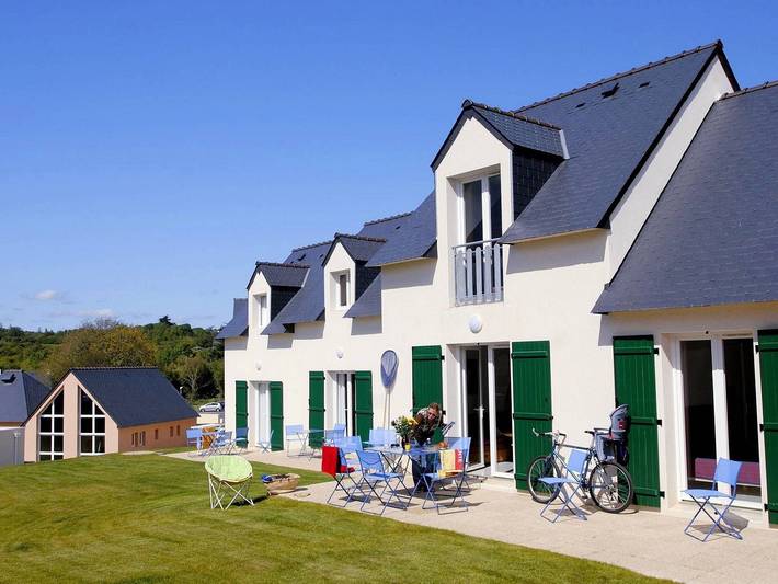 Ferienhaus für 8 Personen, mit Terrasse und Pool in Morgat