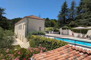 Gîte pour 2 personnes, avec jardin et terrasse ainsi que piscine et vue à Montcuq