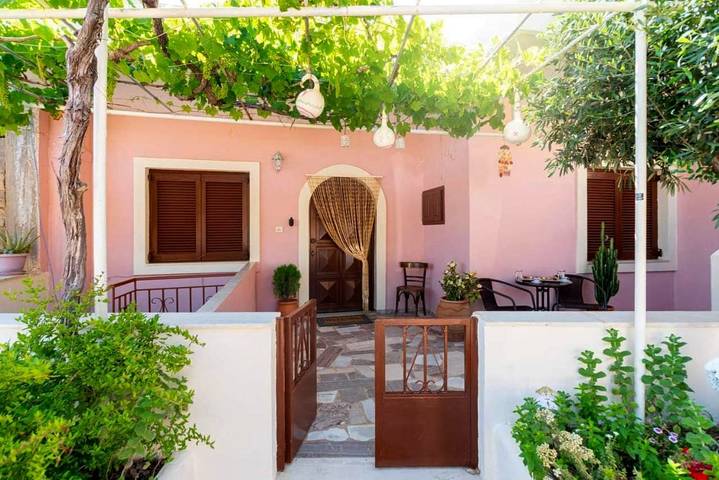 Gîte pour 5 personnes, avec balcon et vue, adapté aux familles dans Makri Gialos - 3