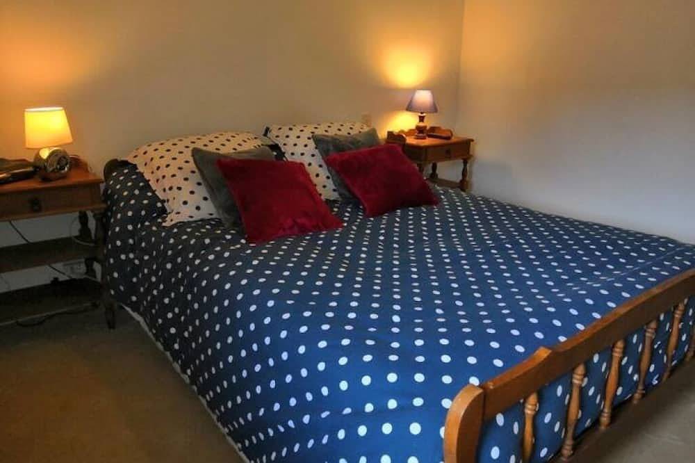 Cottage in the heart of the village of Kerascoët. in Névez, Côte de Cornouaille