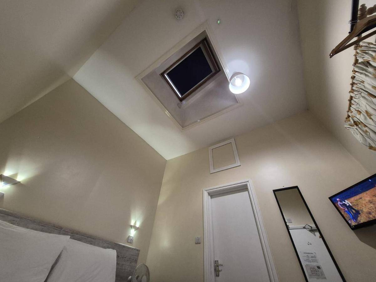 Victorin House - All rooms are En-Suite in Portsmouth, South East England