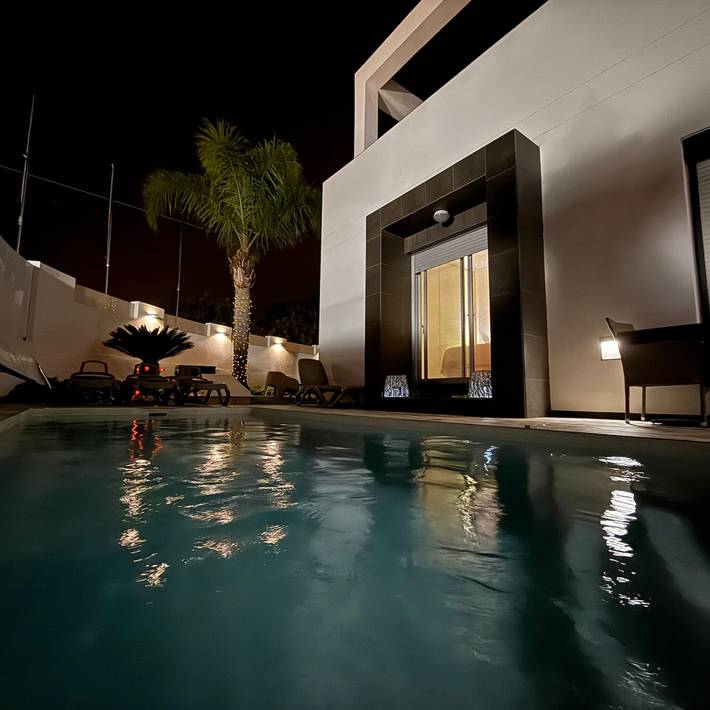 Moderne Villa mit privatem Pool nahe Stränden und Golfplätzen in Lomas de Don Juan, Orihuela