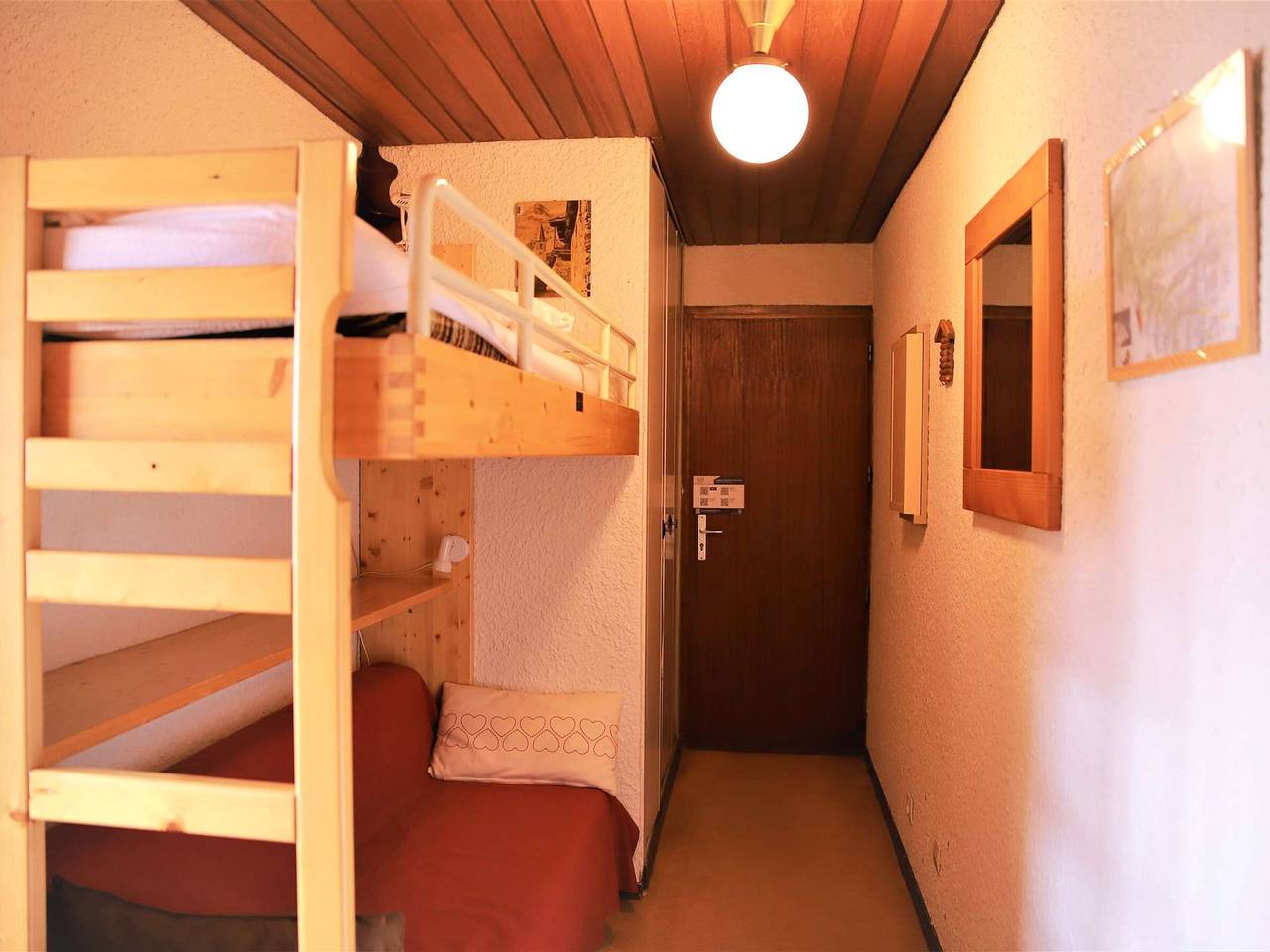 Ganze Wohnung, Studio-Kabine an den Pisten, Balkon, Parkplatz, Haustiere erlaubt in Auris, Nationalpark Écrins