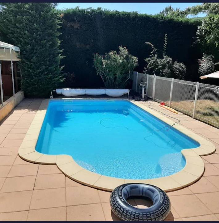 Location de vacances pour 8 personnes, avec piscine et jardin, animaux acceptés à Alleins - 2