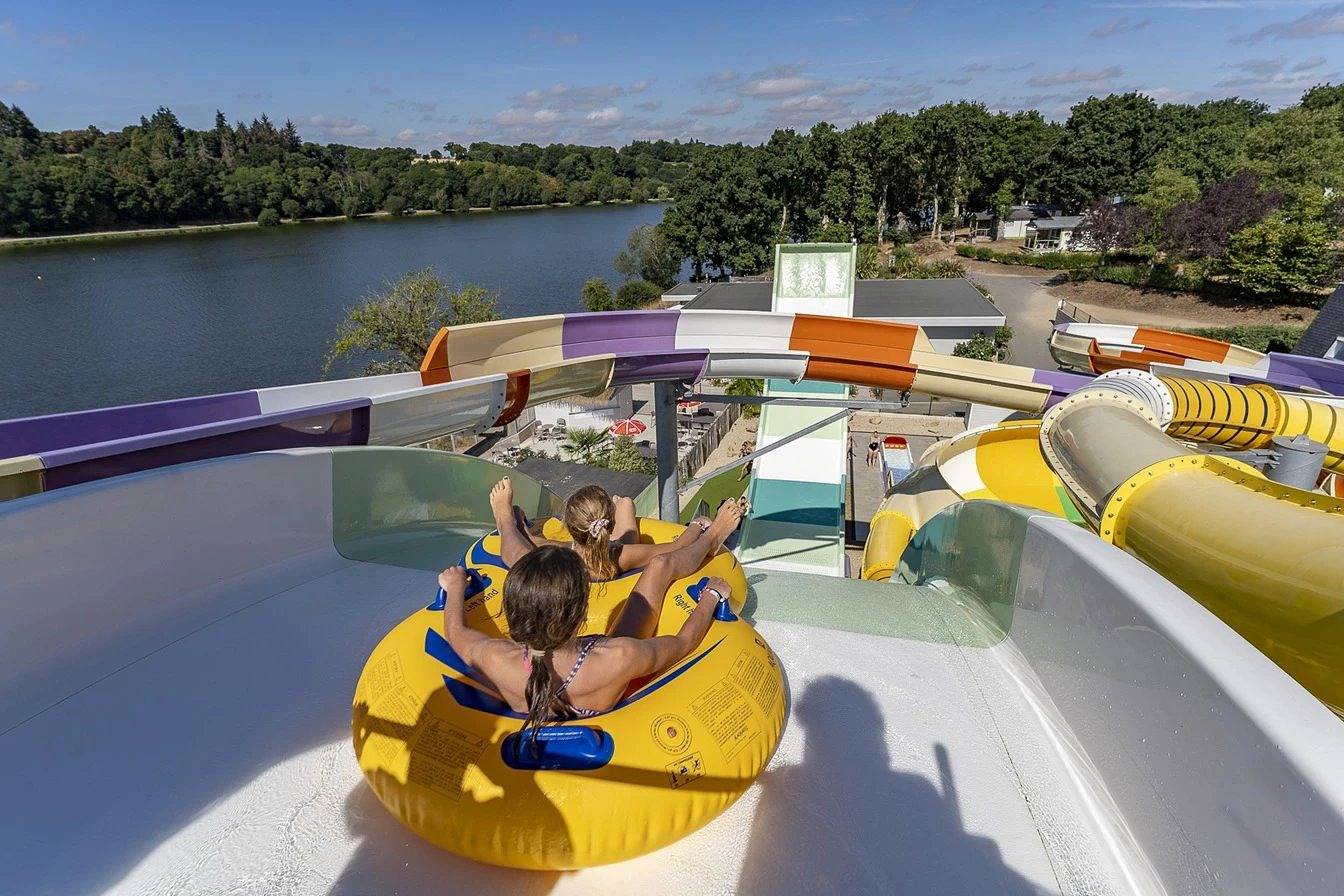 Camping 4 étoiles - Parc aquatique - ccbcafh in Jugon-les-Lacs, Región de Dinan