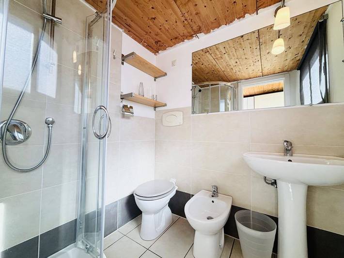 Appartamento intero, Appartamento vacanze per 4 persone con terrazza in Sant Ambroggio, Lumio