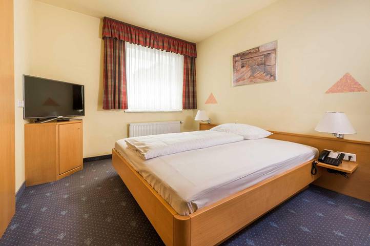 Hotel für 4 Personen, mit Pool und Whirlpool sowie Sauna und Garten, mit Haustier in Graz & Umgebung - 4