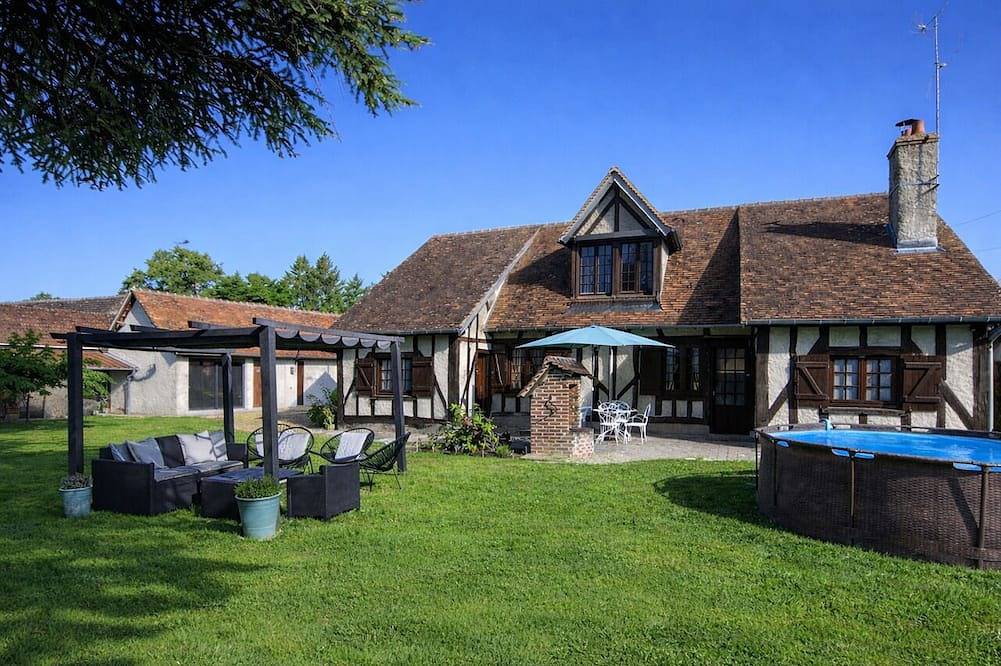 La Demeure du Cerf: 6-p cottage, pool, jacuzzi, near Beauval, Orléans, Lamotte. in Chaon, Sologne