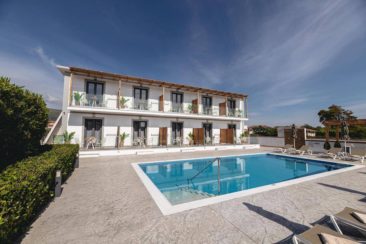 White Canvas Boutique Studios in Pantokratoras, Zakynthos