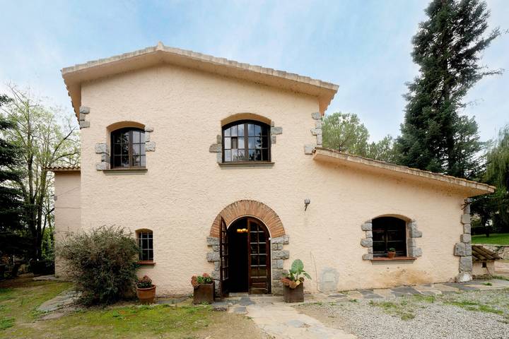 Chalet para 26 personas, con jardín en Valles Oriental - 2