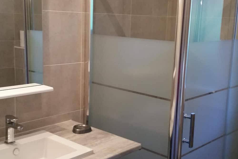 Petite maison de campagne:Très grande propriété avec piscine. in Lama, Région de Calvi
