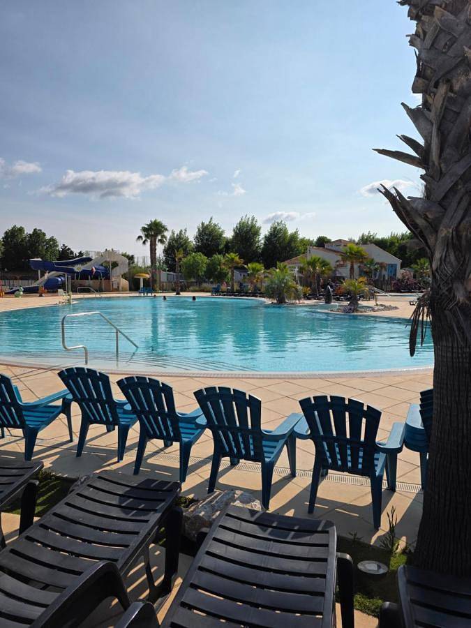 Camping pour 4 personnes, avec piscine ainsi que jacuzzi et jardin à Valras-Plage - 2