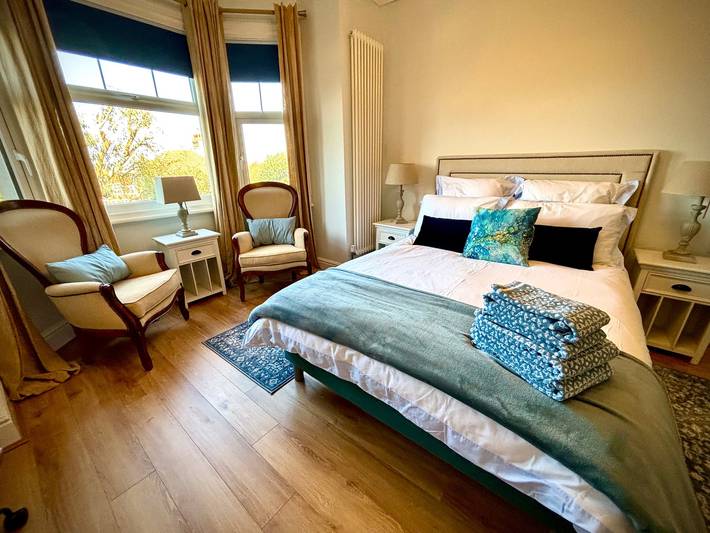 Holiday apartment for 5 people, with garden, child-friendly in Llandudno