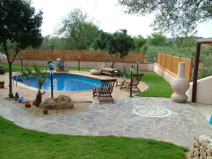 Apartamento de vacaciones para 3 personas, con terraza además de jardín y piscina - 1