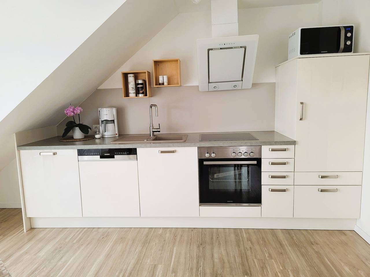 Ganze Ferienwohnung, Ferienwohnung Fewo-Stützle - Dg Ferienwohnung O, 52qm, 1 Schlafzimmer, max. 2 Personen in Radolfzell, Radolfzell am Bodensee