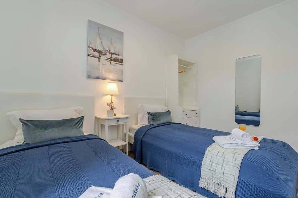 Bright Homes w/ Patio & Jacuzzi in Porto, Porto Distrikt