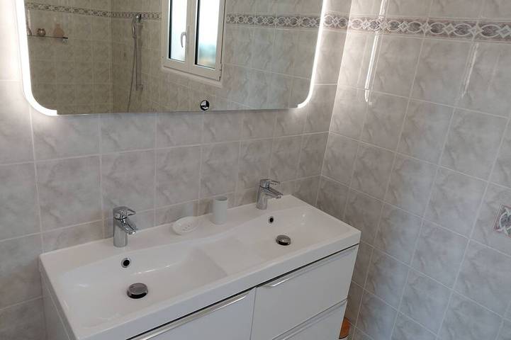Location de vacances pour 6 personnes, avec Balcon et Jardin à Carros - 4
