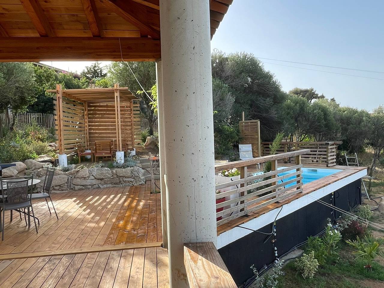 "Guetali aux vents" con piscina privata, Wi-Fi e aria condizionata in Roccapina, Monacia d'Aullena