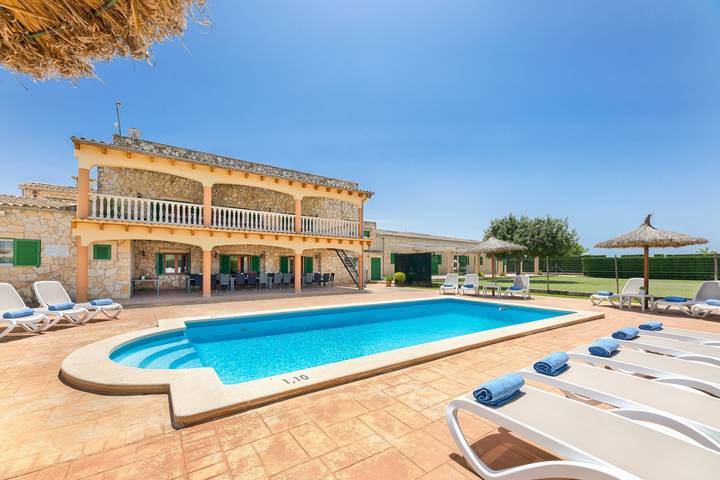 Casa de vacaciones para 32 personas, con Balcón además de Jardín y Piscina para niños en las Islas Baleares - 2