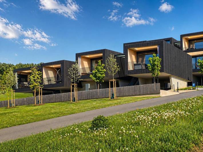 Ferienwohnung für 2 Personen, mit Balkon und Pool sowie Whirlpool