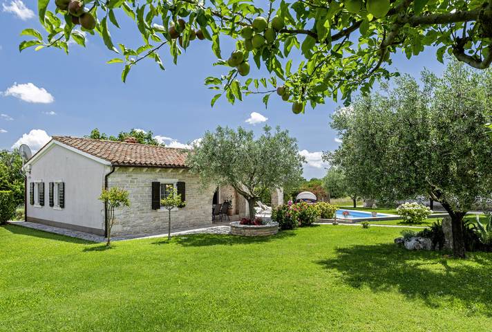 Ferienhaus für 4 Personen, mit Balkon/Terrasse und Garten sowie Pool in Istrien - 3