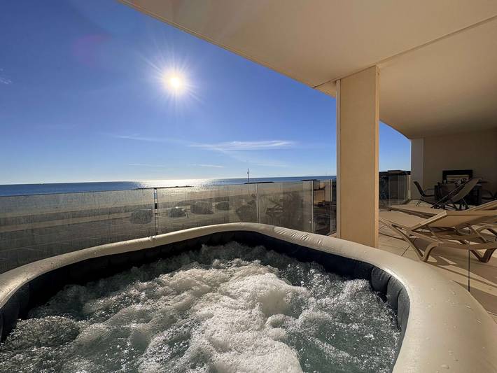 Apartamento de vacaciones para 4 personas, con jardín además de piscina y jacuzzi - 1