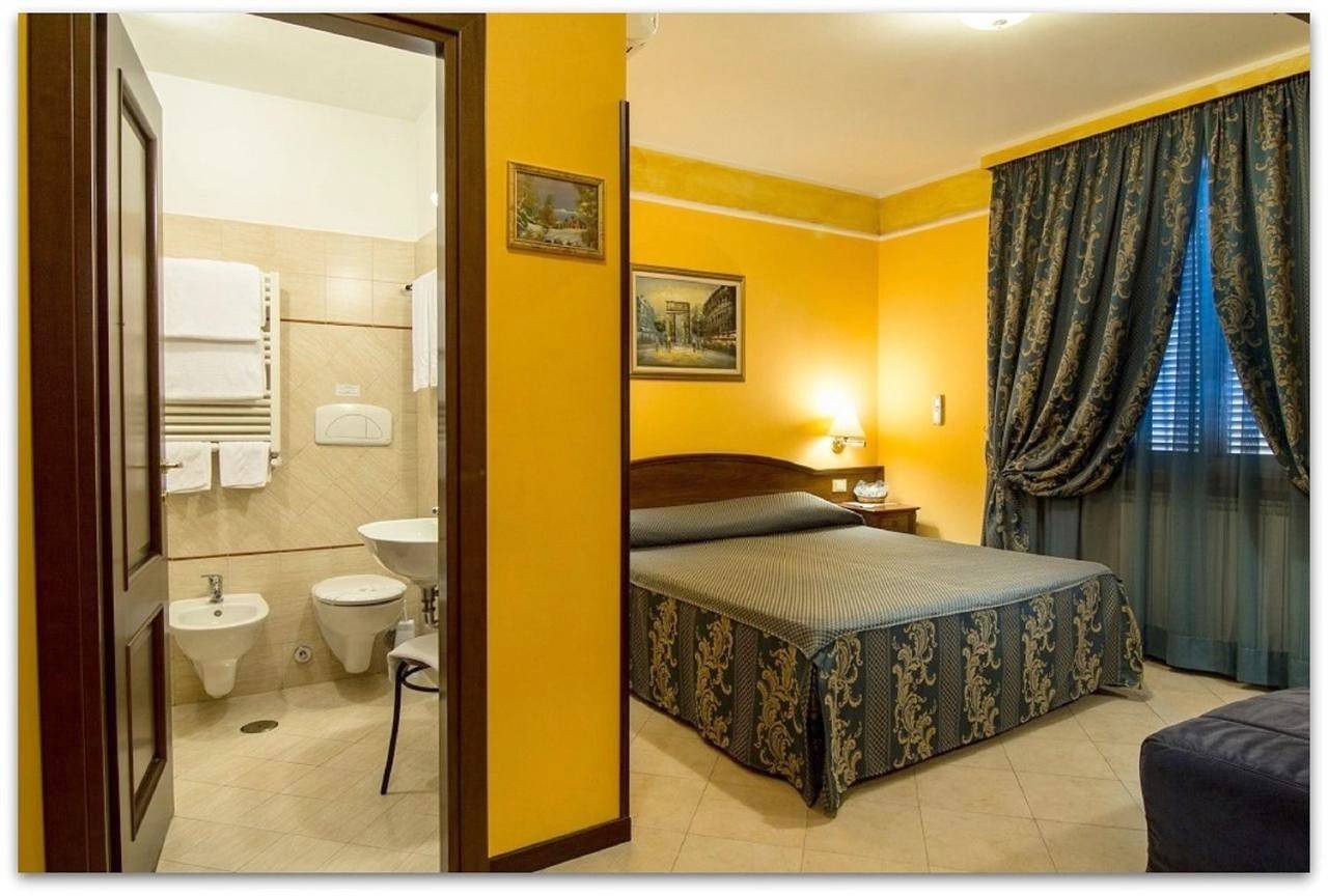 Double or Twin Room in Casal Morena, Roma