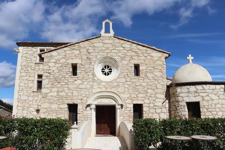 Hôtel pour 16 personnes, avec piscine ainsi que terrasse et jacuzzi à Le Puy-Sainte-Réparade - 4
