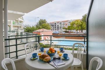Gîte pour 4 personnes, avec piscine et balcon dans Port Olona