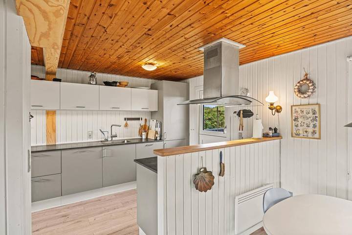 Ferienhaus für 6 Personen, mit Balkon/Terrasse und Whirlpool sowie Terrasse und Sauna in Henne Strand - 4
