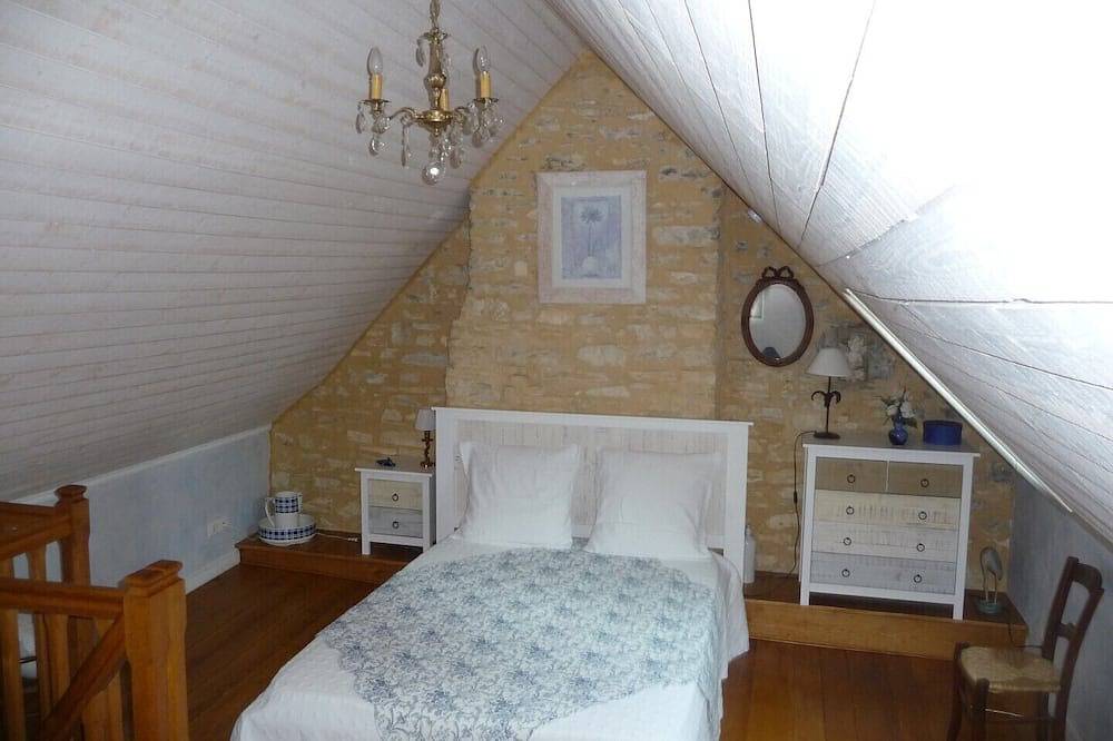 Ideaal paar oude broodoven 2/3 pers op een aangename plek, zwembad in de buurt van Sarlat in Salviac, Lot