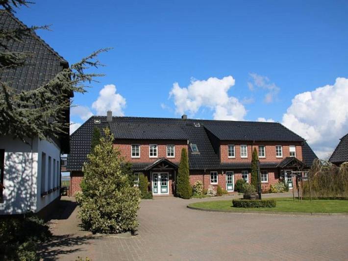 Ferienwohnung für 4 Personen, mit Balkon und Terrasse sowie Garten und Sauna