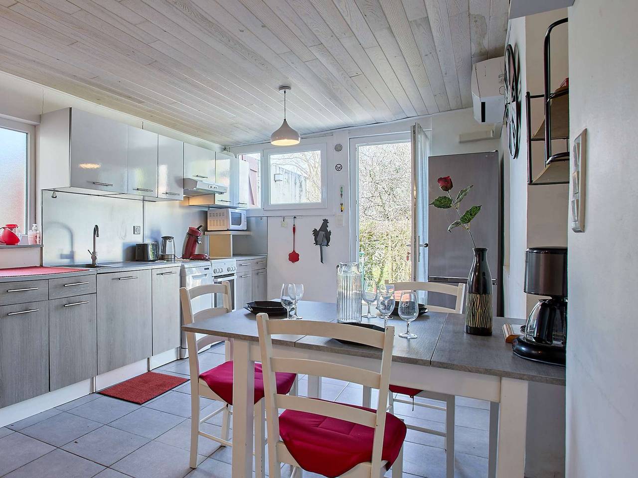 Appartement entier, Appartement T3 4 pers. avec Terrasse, Wifi, Parking, Animaux admis in Cazaubon, Gers