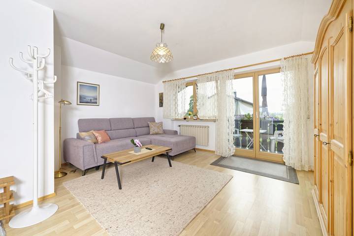 Ganze Ferienwohnung, Ferienwohnung Neumeier Theresia und Rosemarie - renovierte Ferienwohnung mit 2 Balkonen in Prien, Prien am Chiemsee
