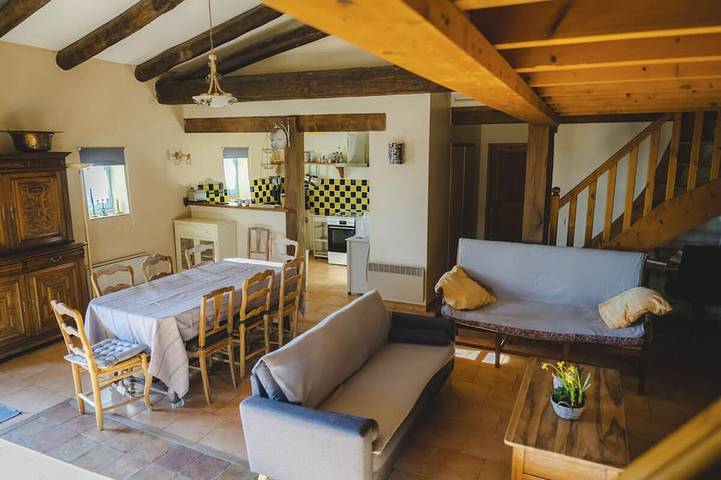 Gîte pour 6 personnes, avec piscine ainsi que jardin et jacuzzi à Fressac - 2