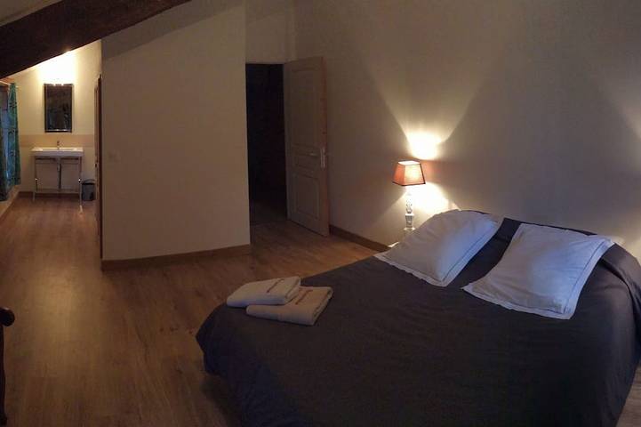 Gîte pour 18 personnes, avec Terrasse et Jardin à Tombebœuf - 4