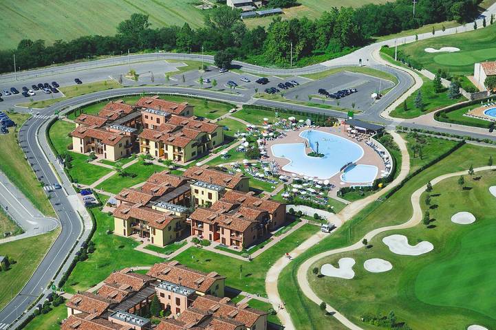 Apartamento de vacaciones para 4 personas, con balcón/terraza además de piscina y piscina para niños - 1