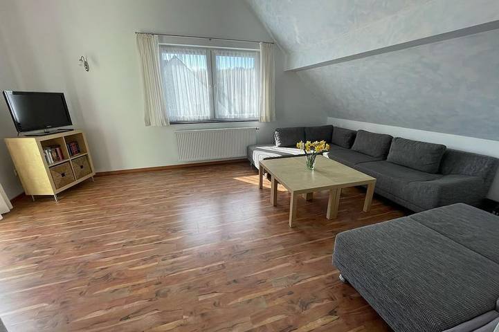 Ferienwohnung für 8 Personen, mit Balkon und Garten - 1
