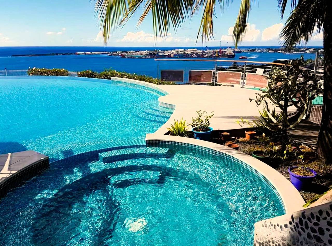 Appartement entier, Appartement de vacances pour 2 personnes avec piscine in Faa'a, Tahiti