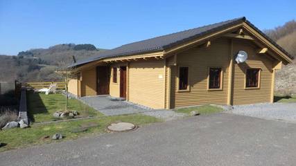 Ferienhaus für 4 Personen, mit Sauna und Terrasse in Rieden (Eifel)