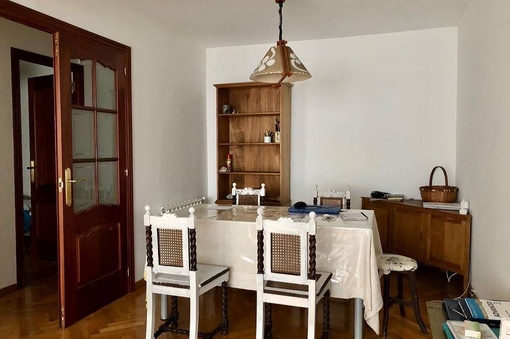 Entire apartment, Piso Para Grupo o Familia en el Centro de la Ciudad de La Coruña in La Coruña, Galician Coast