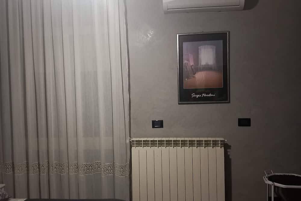 Luxurious B&B_Junior Suite Black room in Palmi, Tyrrhenian Coast Kalabria