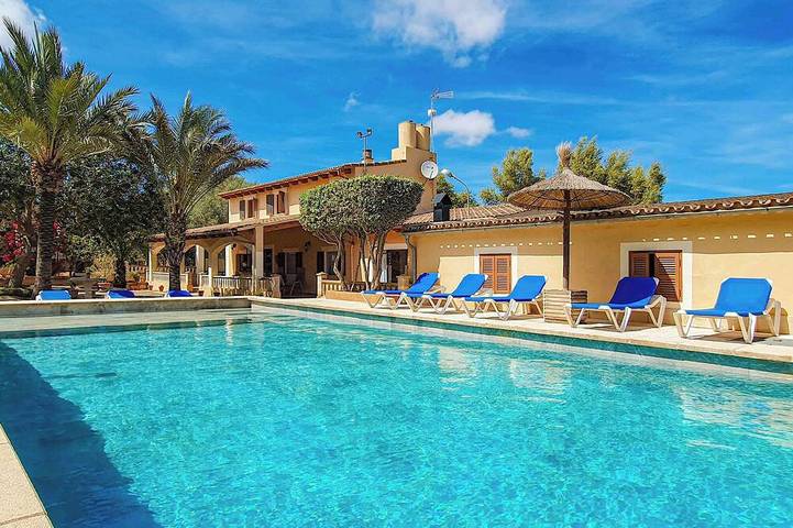 Villa for 10 people, with garden and terrace - 1