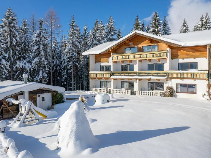 Hotel für 3 Personen, mit Balkon und Terrasse sowie Garten und Pool