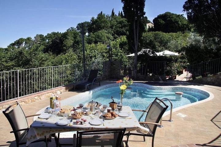 Villa per 12 persone, con terrazza e giardino nonché idromassaggio, con animali domestici - 1