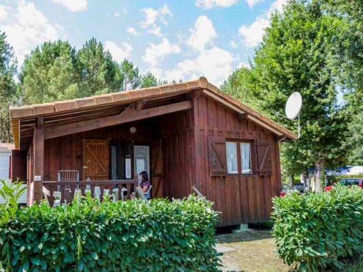 Camping pour 6 personnes, avec Terrasse et Piscine