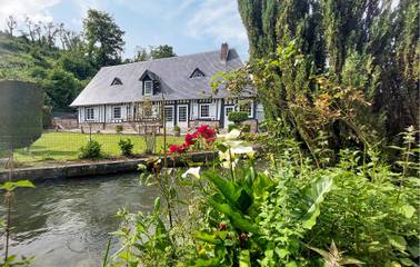 Gîte pour 8 personnes, avec terrasse à Vittefleur