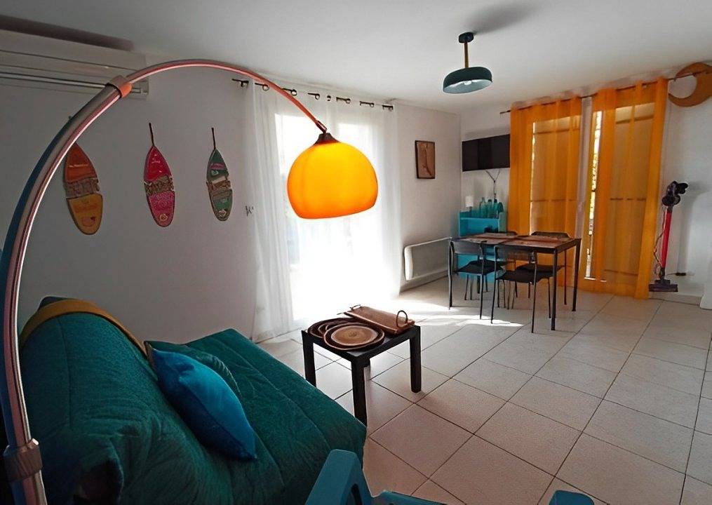 Gîte de Marilou, neuf, classé 3 étoiles, piscine résidence privée in Vallon-Pont-d'Arc, Ardèche