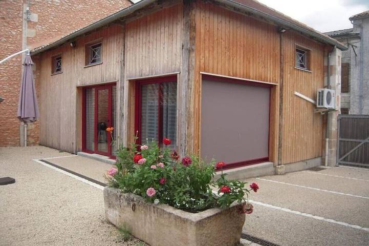 Location de vacances pour 4 personnes, avec jardin à Bouresse