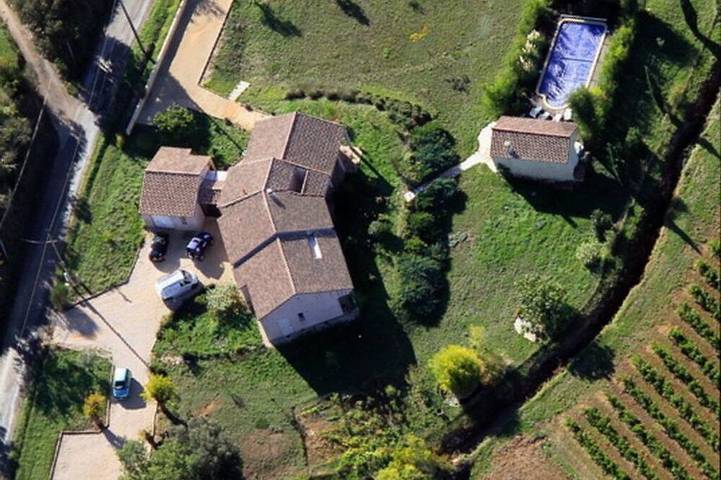 Gîte pour 4 personnes, avec piscine ainsi que terrasse et jardin à Saint-Just-et-Vacquières